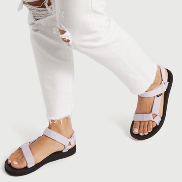 teva universal womens